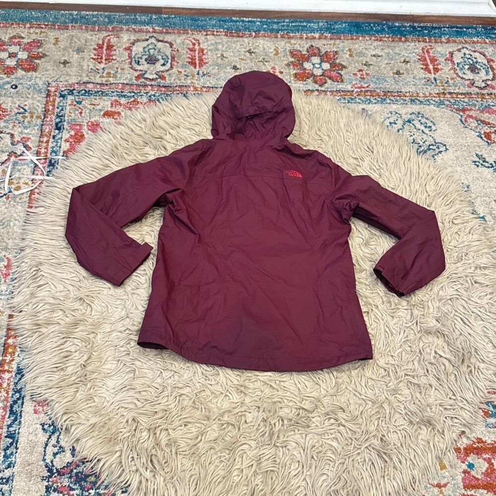 The North Face waterproof jacket size medium - Picture 5 of 5